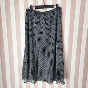 🏷Chic Black and White A-Line Skirt